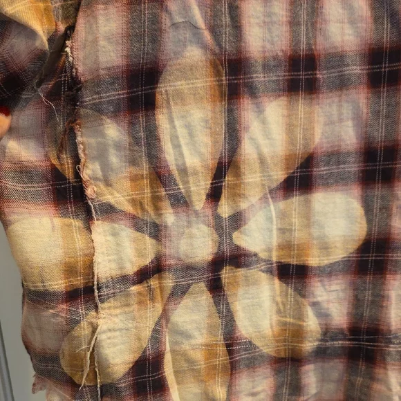 NWT Blue Velvet Plaid Button Down Shirt Size Medium - Cool Detailing! - Picture 11 of 16